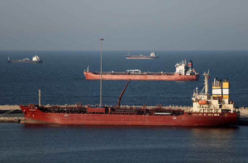 Trump, Wright signal possible Navy escorts in Strait of Hormuz