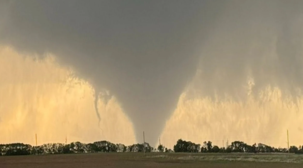 Massive EF4 tornado tearing through Oklahoma fields during deadly Midwest outbreak