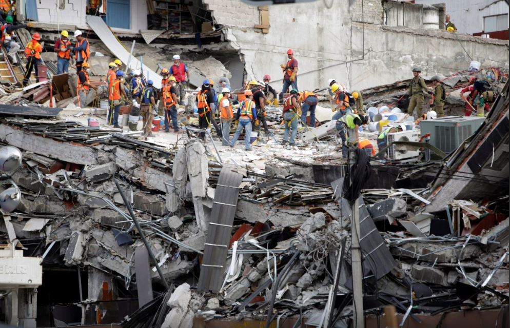 Twin Earthquakes Kill Nearly 1,000 in Venezuela as Rescue Teams Race Against Time