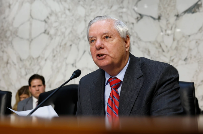 Lindsey Graham Dies at 71